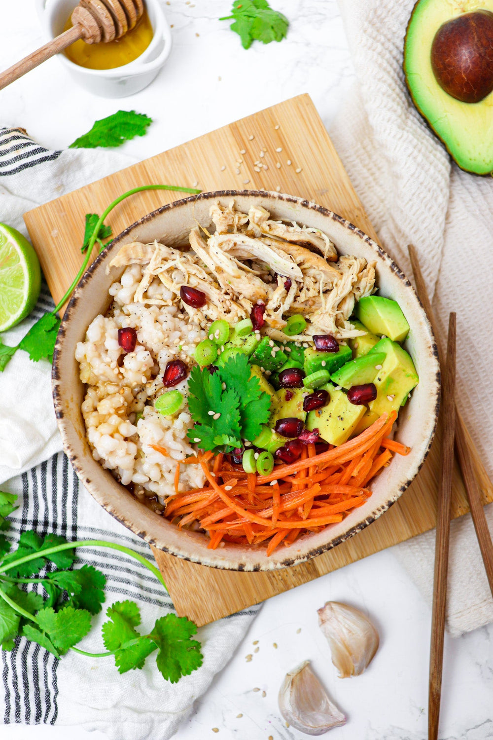 Poke bowl au poulet mariné