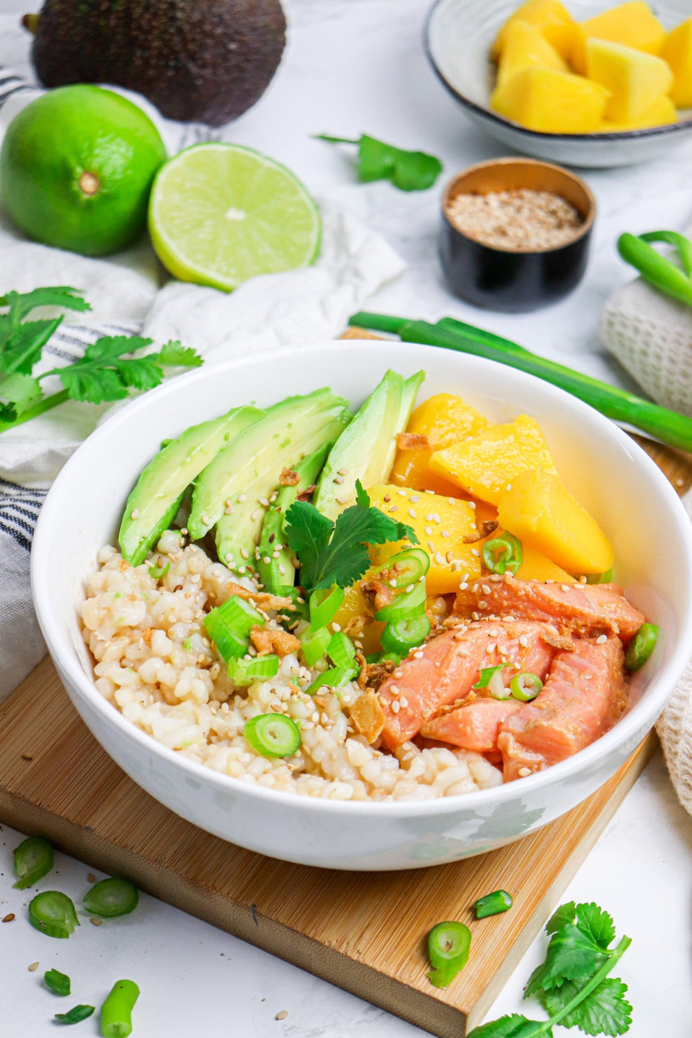 Poke bowl au saumon mariné